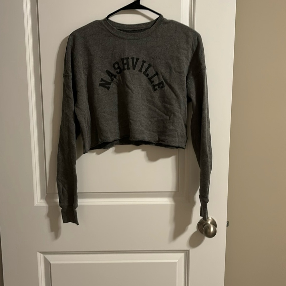 cropped grey nashville hoodie, size small